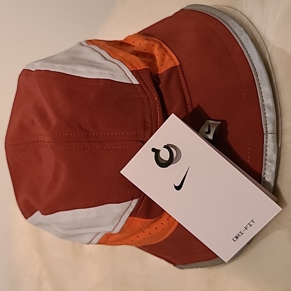 Nike Bucket Hat - Picture 3 of 4